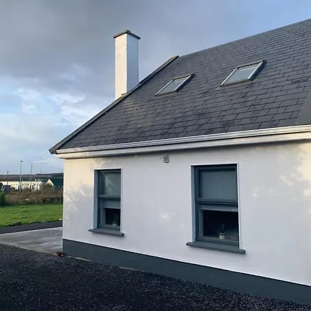 Apartment Tigh Na Mara, Brand New Semi-detached House, Furbo